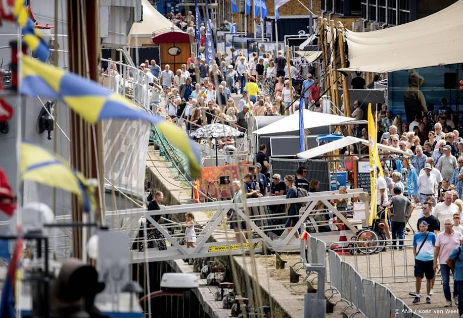 Veel drukte op kades bij SAIL-voorproefje in IJmuiden