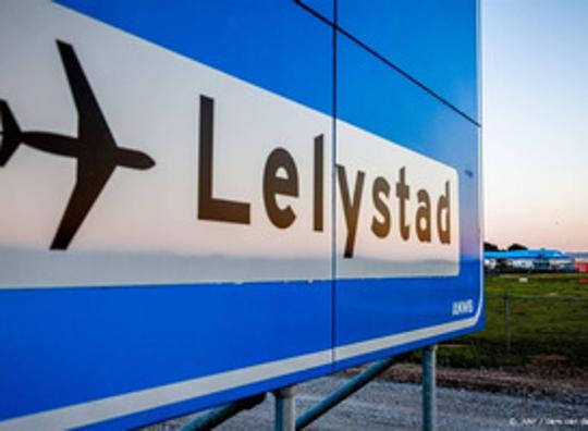 Schiphol kocht drie boeren uit voor milieuvergunning Lelystad Airport