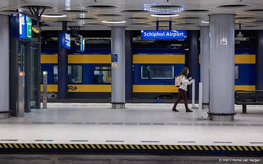 Treinverkeer rond Schiphol hervat na herstel kabels, zegt ProRail