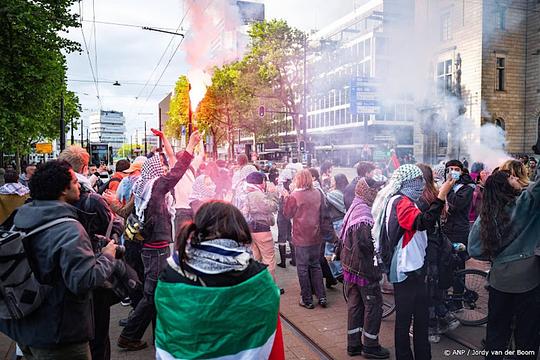 Actiegroep blokkeert goederenspoor bij Rotterdamse haven